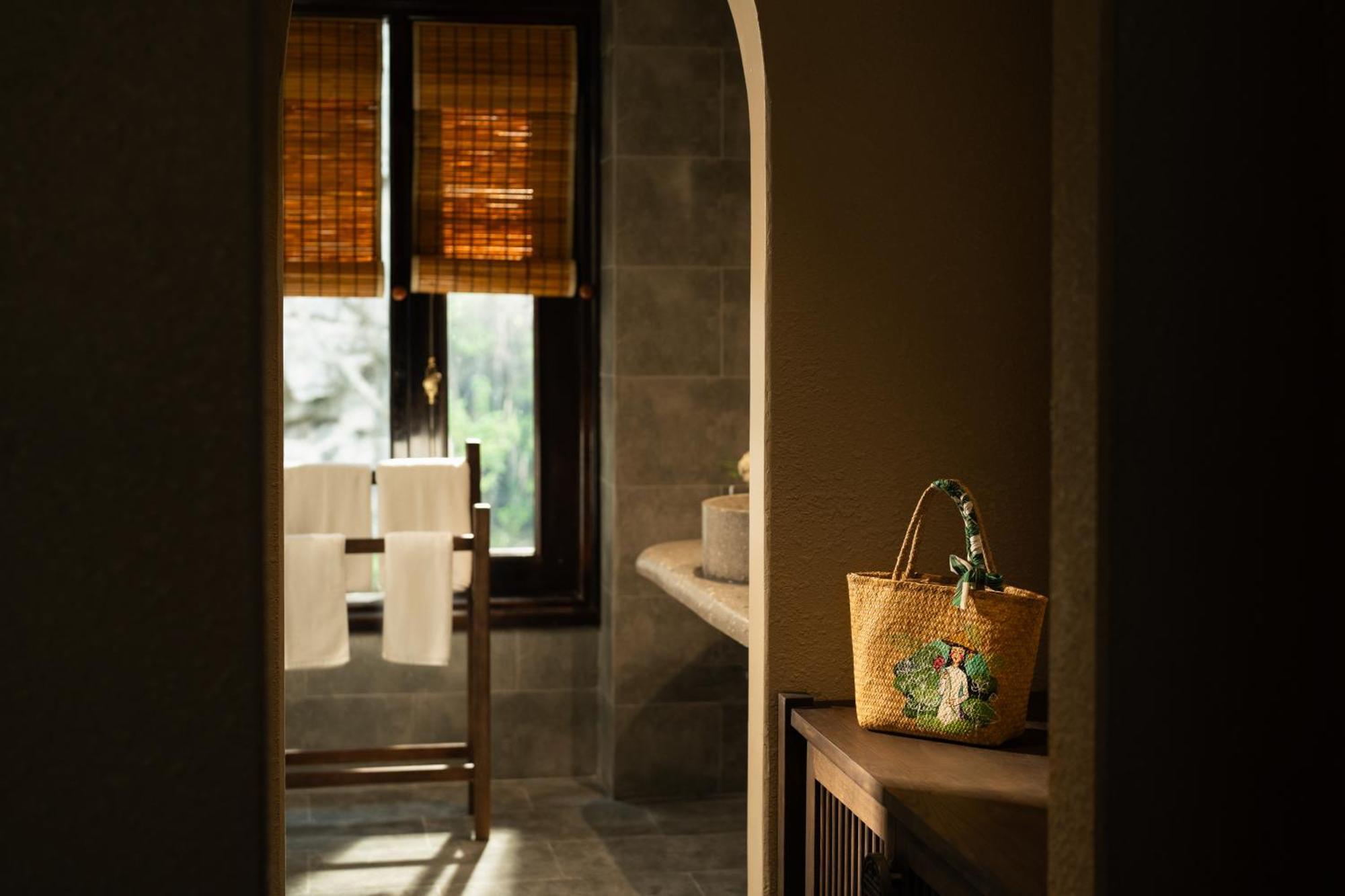 Jiva Hoa Lu Retreat Hotel นิญบิ่ญ ภายนอก รูปภาพ